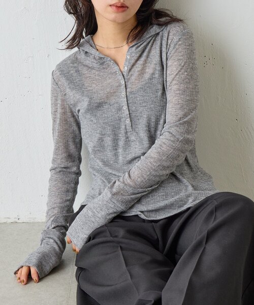 goocy(グーシー)の「コンパクトフーディーロンT(Tシャツ/カットソー・レディース・ブラック/チャコールグレー/アイボリー/ホワイト/グレー・FREE)」の5枚目の写真