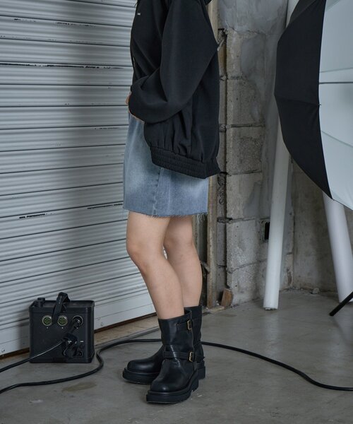 goocy(グーシー)の「デニムミニスカパン(スカート・レディース・ブラック/ブルー・MEDIUM/SMALL)」の11枚目の写真