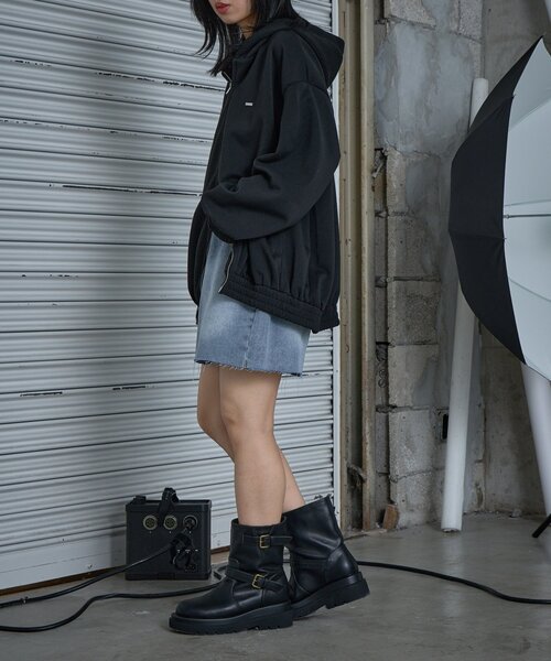 goocy(グーシー)の「デニムミニスカパン(スカート・レディース・ブラック/ブルー・MEDIUM/SMALL)」の13枚目の写真