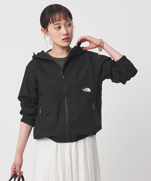 THE NORTH FACE（ザノースフェイス）の「【WEB限定】＜THE NORTH FACE＞コンパクトジャケット（マウンテンパーカー・レディース・オフホワイト/ベージュ/ブラック・L/M）」の2枚目の写真