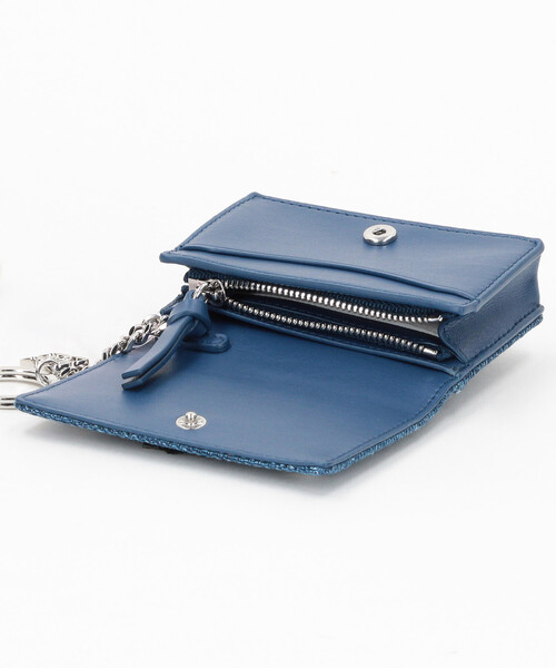 GANNI（ガニー）の「GANNI/ガニー Card Holder With Flap Heart Studs / B3010120 / ハートスタッズ デニム フラップ カードホルダー（コインケース・レディース・サックスブルー・ONE SIZE）」の5枚目の写真