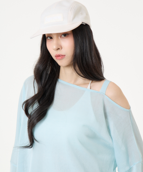UNKNOWN PLANET(アンノウンプラネット)の「オフショルダー ロゴ ロングスリーブ ニット ライトブルー(ニット/セーター・レディース・その他・FREE)」の4枚目の写真