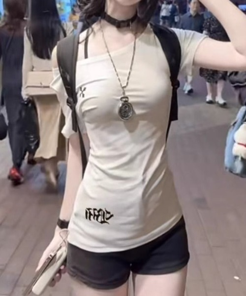 lilful(リルフル)の「【26年春夏新作】Y2Kデザイン ワンポイントプリントピチT(Tシャツ/カットソー・レディース・ホワイト・F)」の7枚目の写真