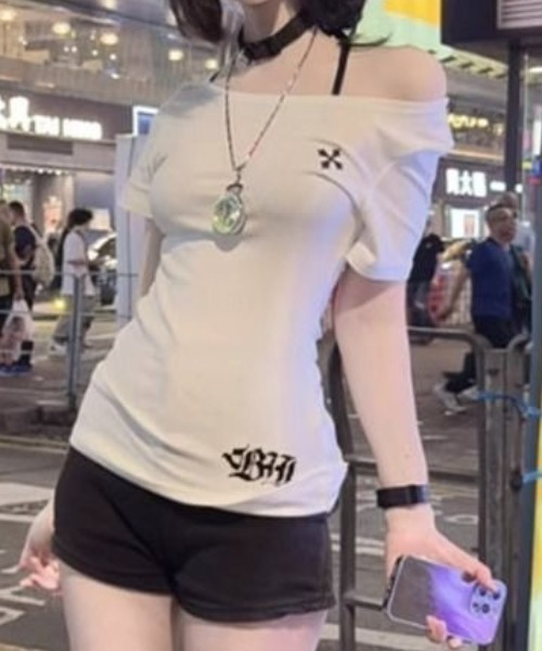 lilful(リルフル)の「【26年春夏新作】Y2Kデザイン ワンポイントプリントピチT(Tシャツ/カットソー・レディース・ホワイト・F)」の8枚目の写真