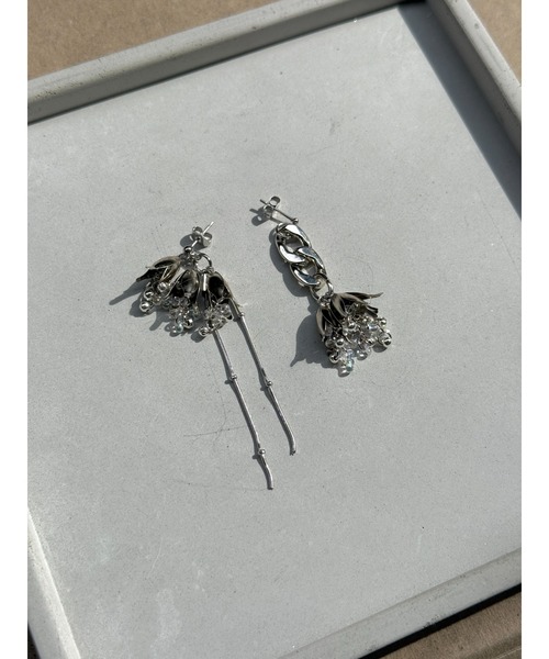 tone（トーン）の「【musk】シルバーカラーの蕾ピアス(MA)（ピアス（両耳用）・レディース・シルバー・FREE）」の4枚目の写真