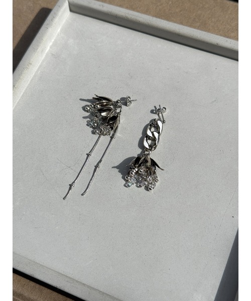 tone（トーン）の「【musk】シルバーカラーの蕾ピアス(MA)（ピアス（両耳用）・レディース・シルバー・FREE）」の5枚目の写真