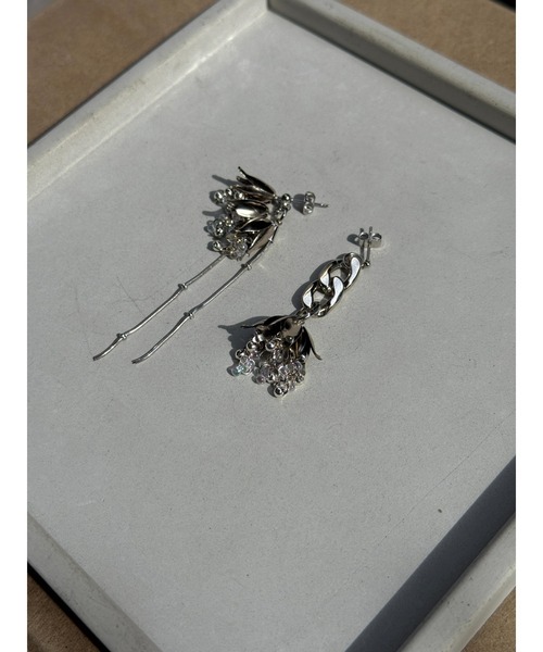tone（トーン）の「【musk】シルバーカラーの蕾ピアス(MA)（ピアス（両耳用）・レディース・シルバー・FREE）」の6枚目の写真