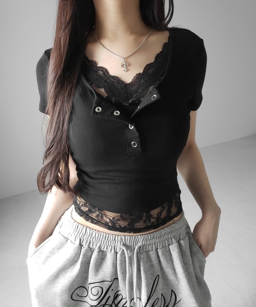 me+em select(ミームセレクト)の「【 3color 】レースレイヤードヘンリーネックスクエア半袖Tシャツ / lace layered henley neck square short sleeve T-shirt(Tシャツ/カットソー・レディース・ホワイト/ブラック/グレー・FREE)」の10枚目の写真