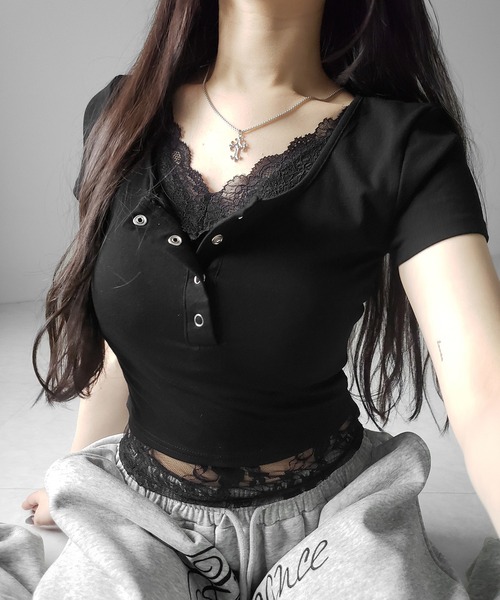 me+em select(ミームセレクト)の「【 3color 】レースレイヤードヘンリーネックスクエア半袖Tシャツ / lace layered henley neck square short sleeve T-shirt(Tシャツ/カットソー・レディース・ホワイト/ブラック/グレー・FREE)」の14枚目の写真