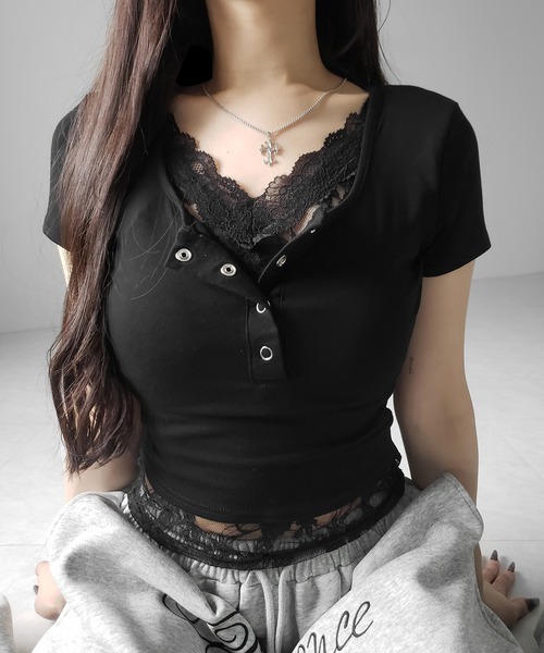 me+em select(ミームセレクト)の「【 3color 】レースレイヤードヘンリーネックスクエア半袖Tシャツ / lace layered henley neck square short sleeve T-shirt(Tシャツ/カットソー・レディース・ホワイト/ブラック/グレー・FREE)」の15枚目の写真