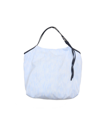 MIYHOO（ミワイフー）の「レザーストラップディテールトートバッグ（スカイブルー）（トートバッグ）」