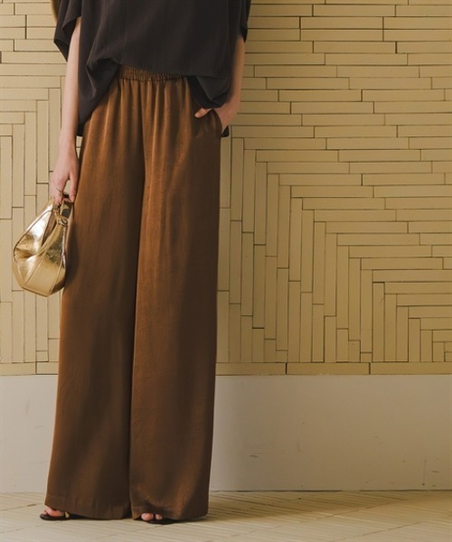 Maison INNESS(メゾンアイネス)の「シャイニーサテンクラック柄ワイドパンツ(その他パンツ・レディース・ネイビー/ベージュ/ブラウン・5L/4L/3L/LL/L/M/S)」の4枚目の写真