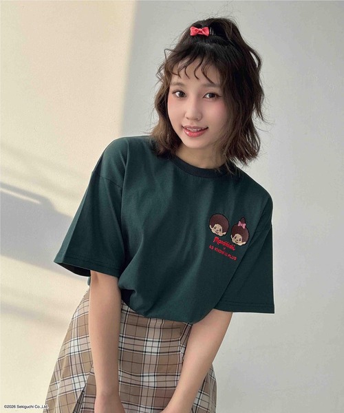 AS KNOW AS plus(アズノゥアズプラス)の「◯アクリルキーホルダー付き モンチッチ半袖Tシャツ【 Monchhichi / モンチッチ 】(Tシャツ/カットソー・レディース・オートミール/グリーン/オフホワイト/チャコールグレー/ネイビー系/アイボリー系/ダークグリーン系/ホワイト系/グレー系/ピンク系・FREE)」の15枚目の写真