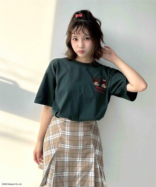 AS KNOW AS plus(アズノゥアズプラス)の「◯アクリルキーホルダー付き モンチッチ半袖Tシャツ【 Monchhichi / モンチッチ 】(Tシャツ/カットソー・レディース・オートミール/グリーン/オフホワイト/チャコールグレー/ネイビー系/アイボリー系/ダークグリーン系/ホワイト系/グレー系/ピンク系・FREE)」の18枚目の写真
