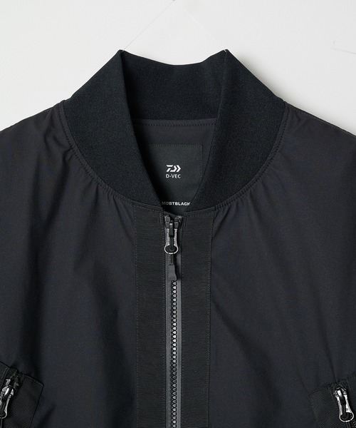 D-VEC（ディーベック）の「【D-VEC】WINDSTOPPER BY GORE-TEX LABS 30DY/TR2 3L MA1 BLOUSON（ブルゾン・メンズ・ブラック/グレー・2/1）」の6枚目の写真