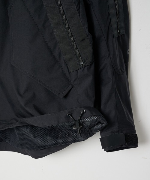 D-VEC（ディーベック）の「【D-VEC】WINDSTOPPER BY GORE-TEX LABS 30DY/TR2 3L MA1 BLOUSON（ブルゾン・メンズ・ブラック/グレー・2/1）」の8枚目の写真