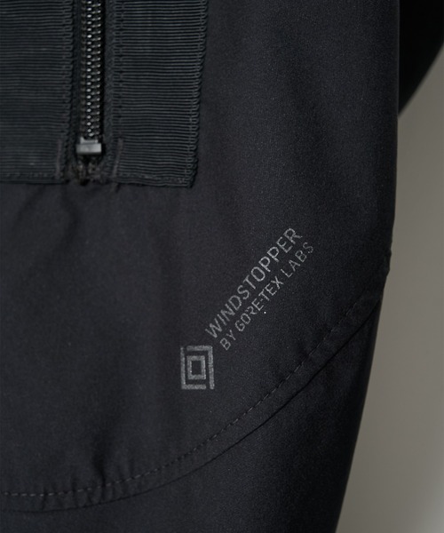 D-VEC（ディーベック）の「【D-VEC】WINDSTOPPER BY GORE-TEX LABS 30DY/TR2 3L MA1 BLOUSON（ブルゾン・メンズ・ブラック/グレー・2/1）」の11枚目の写真