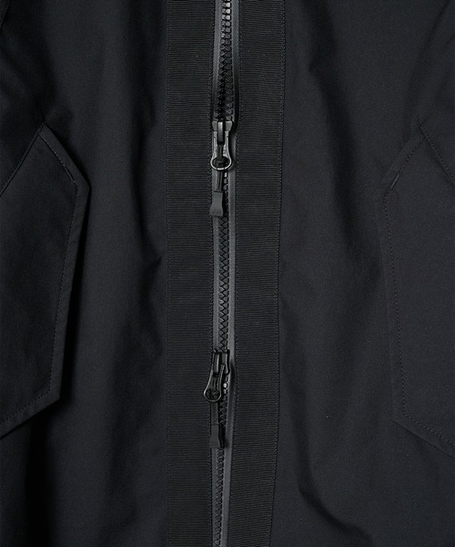 D-VEC（ディーベック）の「【D-VEC】WINDSTOPPER BY GORE-TEX LABS 30DY/TR2 3L MA1 BLOUSON（ブルゾン・メンズ・ブラック/グレー・2/1）」の16枚目の写真