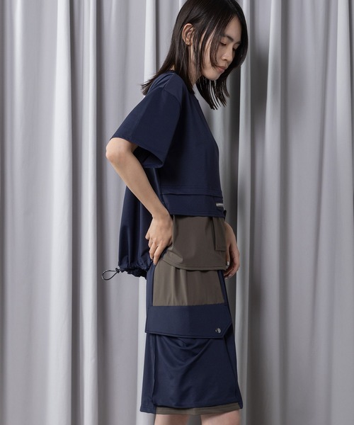 MARECHAL TERRE（マルシャルテル）の「【機能素材】ラッシュガードポケットTシャツ（Tシャツ/カットソー・レディース・ブラック/チャコールグレー/ライトグレー/ネイビー・MEDIUM）」の5枚目の写真