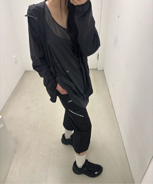 OJOS（オホス）の「Paneled Lightweight Windbreaker / Black（ナイロンジャケット・レディース・その他・1/2/3）」の3枚目の写真