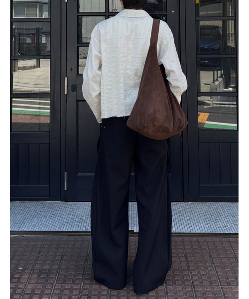 Chikashitsu +(チカシツプラス)の「【Chikashitsu +】curve tuck rivet wide slacks / 【チカシツプラス】カーブタックリベットワイドスラックス<着用動画あり>(スラックス・メンズ・ブラック・M/S)」の9枚目の写真
