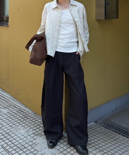 Chikashitsu +(チカシツプラス)の「【Chikashitsu +】curve tuck rivet wide slacks / 【チカシツプラス】カーブタックリベットワイドスラックス<着用動画あり>(スラックス・メンズ・ブラック・M/S/L)」の9枚目の写真