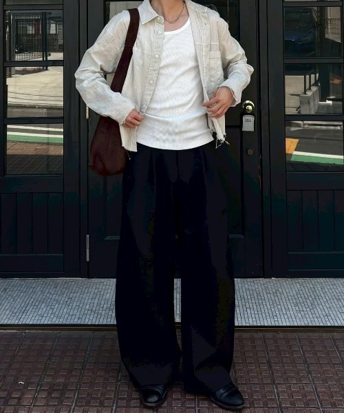 Chikashitsu +(チカシツプラス)の「【Chikashitsu +】curve tuck rivet wide slacks / 【チカシツプラス】カーブタックリベットワイドスラックス<着用動画あり>(スラックス・メンズ・ブラック・M/S/L)」の11枚目の写真