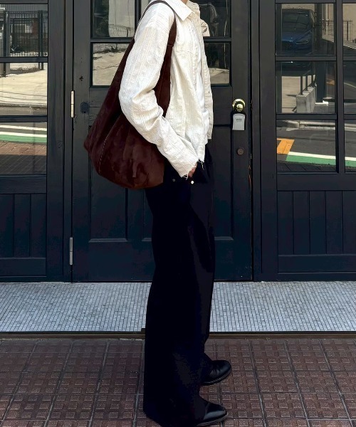 Chikashitsu +(チカシツプラス)の「【Chikashitsu +】curve tuck rivet wide slacks / 【チカシツプラス】カーブタックリベットワイドスラックス<着用動画あり>(スラックス・メンズ・ブラック・M/S/L)」の13枚目の写真