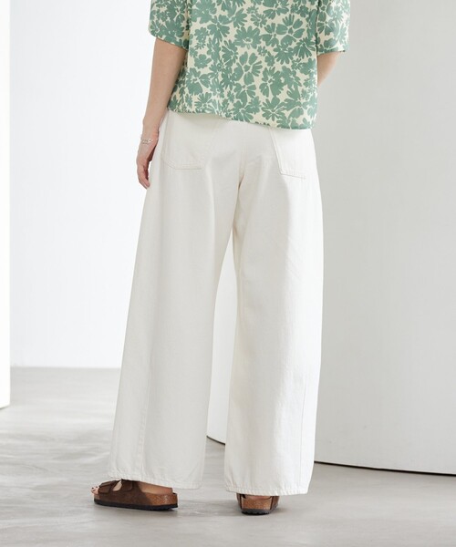 BEAUTY&YOUTH UNITED ARROWS(ビューティーアンドユースユナイテッドアローズ)の「ライトオンス ワイド デニムパンツ(デニムパンツ・レディース・オフホワイト/ライトブルー・M/S/XS)」の5枚目の写真