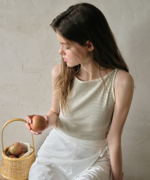 WEDNESDAYOASISFORWOMEN(ウェンズデー オアシス フォー ウーマン)の「シアピンストライプスリーブレス_オリーブ(W25-TP27)(Tシャツ/カットソー・レディース・オリーブ・OS)」の2枚目の写真