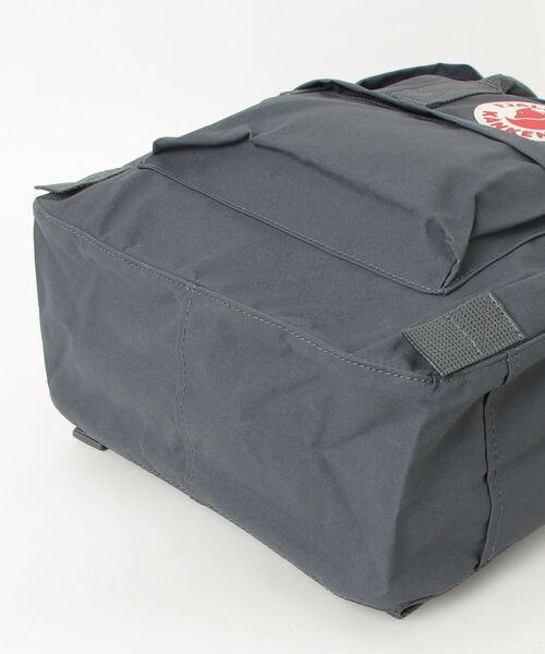Fjallraven Kanken（フェールラーベンカンケン）の「FJALLRAVEN Kanken フェールラーベン カンケン バックパック（バックパック/リュック・レディース・グレー系2/グレー系1/ブラック/ミント/ネイビー/ロイヤルブルー/ダークグレー・FREE）」の15枚目の写真