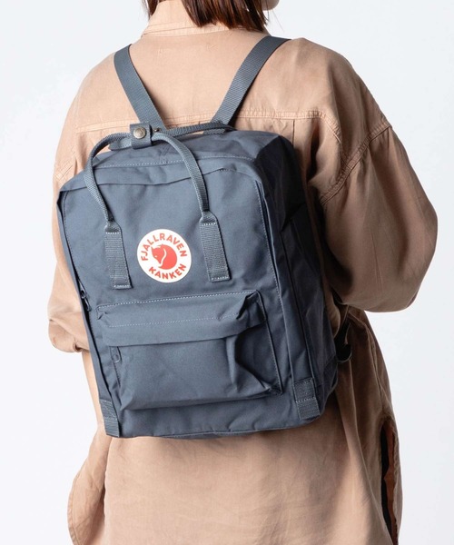 Fjallraven Kanken（フェールラーベンカンケン）の「FJALLRAVEN Kanken フェールラーベン カンケン バックパック（バックパック/リュック・レディース・グレー系2/グレー系1/ブラック/ミント/ネイビー/ロイヤルブルー/ダークグレー・FREE）」の3枚目の写真