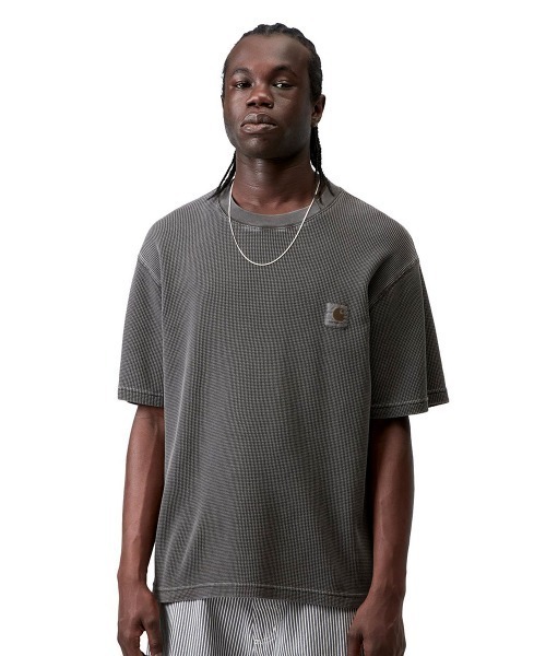 Carhartt WIP(カーハートダブリューアイピー)の「Carhartt WIP S/S NELSON WAFFLE T-SHIRT(カーハートワークインプログレス ショートスリーブネルソンワッフルTシャツ)(Tシャツ/カットソー・メンズ・ブラック/ナチュラル/ブルー系・SMALL/MEDIUM/LARGE/X-LARGE)」の2枚目の写真