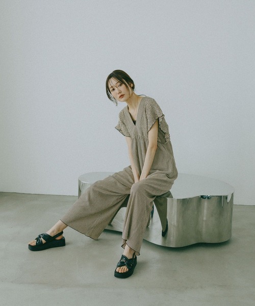GLOBAL WORK(グローバルワーク)の「シャーリングサロペット/678431(サロペット/オーバーオール・レディース・ブラック/イエロー系その他4/ダークブラウン・MEDIUM/LARGE)」の22枚目の写真