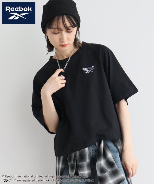 Reebok（リーボック）の「【Reebok/リーボック】刺繍ロゴ クロップド丈 ラグラン半袖Tシャツ（Tシャツ/カットソー・レディース・ネイビー×ホワイト/ブラック/ホワイト×ブラック・M/L）」の2枚目の写真