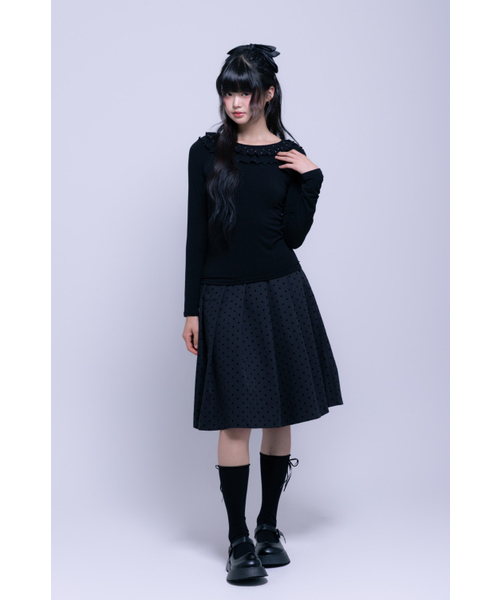NAAIEEN(ナイエン)の「フリルネックスリムフィットロングスリーブ(Tシャツ/カットソー・レディース・ブラック・FREE)」の3枚目の写真
