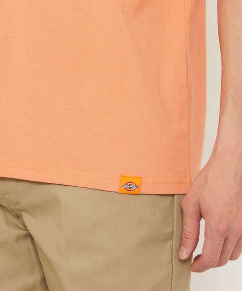 Dickies(ディッキーズ)の「Dickies/ディッキーズ グラフィックTシャツ 半袖(Fuzzy Logo)(Tシャツ/カットソー・メンズ・オレンジ/ホワイト/ブラック・MEDIUM/X-LARGE/LARGE)」の5枚目の写真