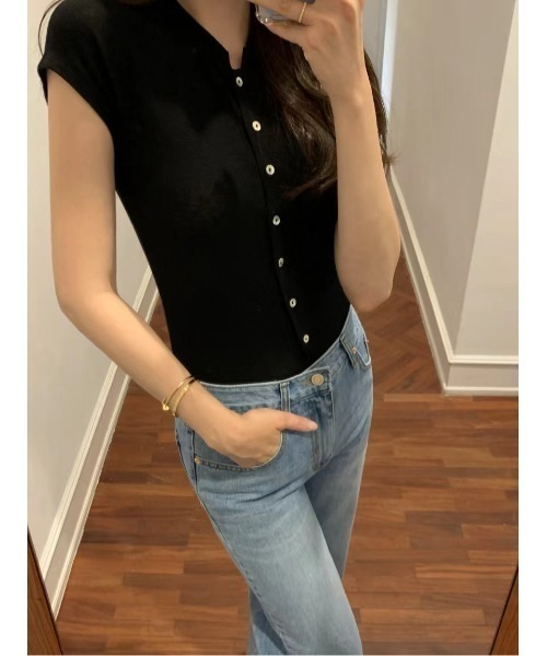 FAVORITO（ファヴォリート）の「シングルブレストトップス（Tシャツ/カットソー・レディース・ホワイト/ライトグレー/ブラック/ブルー・F）」の13枚目の写真