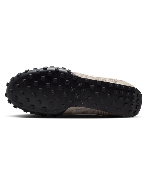 NIKE(ナイキ)の「NIKE WAFFLE RACER SE IM8673-001(スニーカー・メンズ・グレー・27.5cm/27cm)」の5枚目の写真