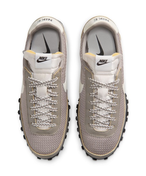 NIKE(ナイキ)の「NIKE WAFFLE RACER SE IM8673-001(スニーカー・メンズ・グレー・27.5cm/27cm)」の7枚目の写真