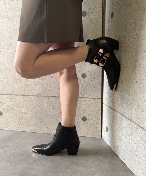 Jeffrey Campbell（ジェフリーキャンベル）の「メタルトゥバックルショートブーツ（ブーツ・レディース・ブラック・38/37/36/39）」の14枚目の写真