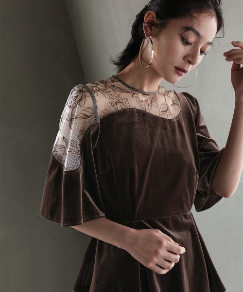 Callarus（カラルス）の「【お呼ばれ・よそいき・結婚式・パーティー・オケージョンドレス】アシメレースデザインベロアブラウスパンツセットアップドレス〔Callarus〕（パンツドレス・レディース・グレー/ブラウン・3L/M/LL/L）」の11枚目の写真