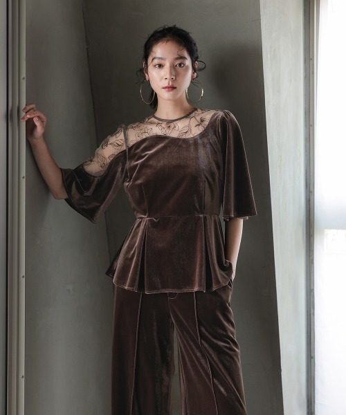Callarus（カラルス）の「【お呼ばれ・よそいき・結婚式・パーティー・オケージョンドレス】アシメレースデザインベロアブラウスパンツセットアップドレス〔Callarus〕（パンツドレス・レディース・グレー/ブラウン・3L/M/LL/L）」の12枚目の写真