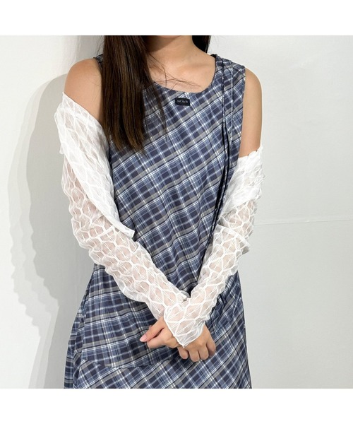 marcydorn(マーシードルン)の「アシンメトリーヘムチェックロングワンピース ノースリーブ(ワンピース・レディース・ブルー・S/M/L)」の15枚目の写真