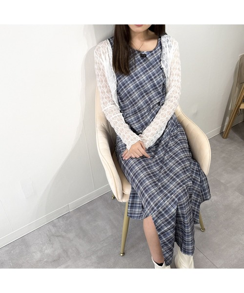 marcydorn(マーシードルン)の「アシンメトリーヘムチェックロングワンピース ノースリーブ(ワンピース・レディース・ブルー・S/M/L)」の12枚目の写真