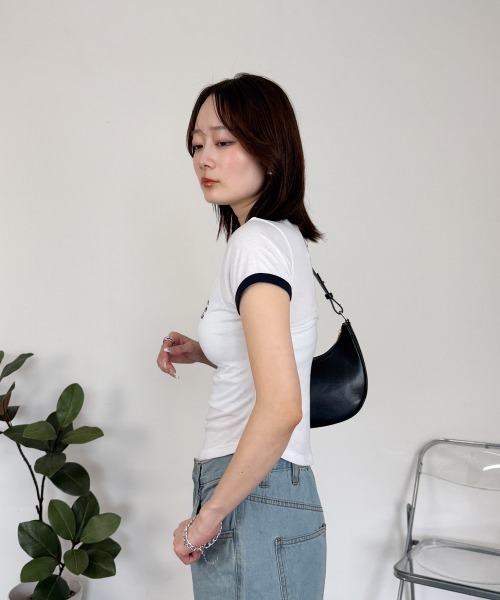 mellomela.(メロメラ)の「ショート丈配色Tシャツ(Tシャツ/カットソー・レディース・ネイビー/スカイブルー/ホワイト・FREE)」の6枚目の写真