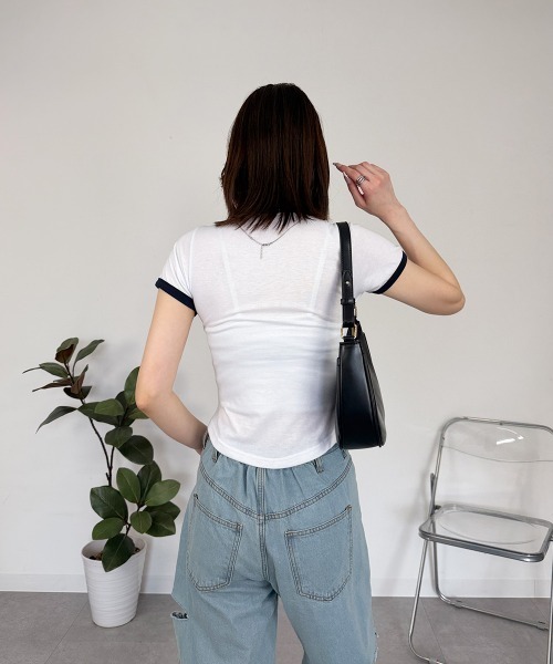 mellomela.(メロメラ)の「ショート丈配色Tシャツ(Tシャツ/カットソー・レディース・ネイビー/スカイブルー/ホワイト・FREE)」の7枚目の写真