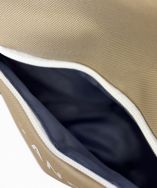 CHELSEA New York(チェルシーニューヨーク)の「KANGOL SMART MAG FLAP SD(ボディバッグ/ウエストポーチ・メンズ・チャコールグレー/ベージュ/ブラック/ブラック×ホワイト・FREE)」の15枚目の写真