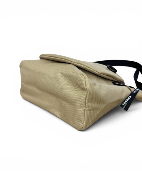 CHELSEA New York(チェルシーニューヨーク)の「KANGOL SMART MAG FLAP SD(ボディバッグ/ウエストポーチ・メンズ・チャコールグレー/ベージュ/ブラック/ブラック×ホワイト・FREE)」の12枚目の写真