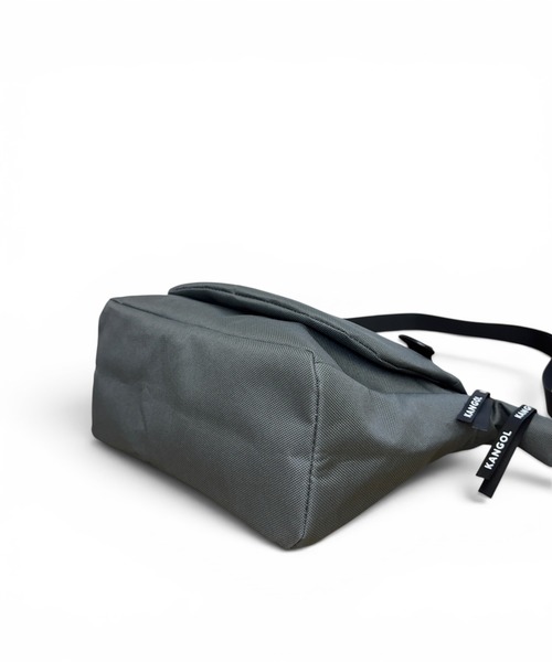 CHELSEA New York(チェルシーニューヨーク)の「KANGOL SMART MAG FLAP SD(ボディバッグ/ウエストポーチ・メンズ・チャコールグレー/ベージュ/ブラック/ブラック×ホワイト・FREE)」の10枚目の写真